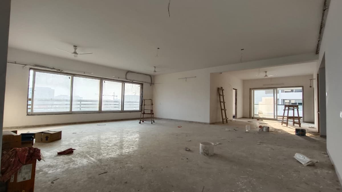 4 BHK Luxurious Flat For Rent - In Piplod, Surat. in Piplod