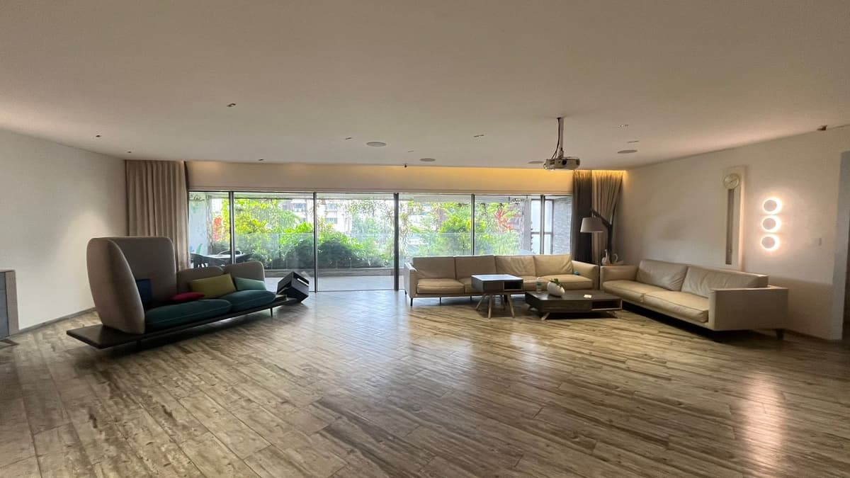 Luxury 5 BHK Flat for Rent On VIP Main Road, Surat. in Vesu