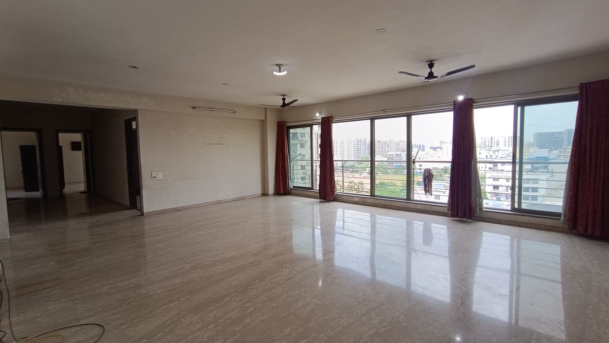 4 BHK Spacious Flat for Rent - VIP Main Road, Surat.