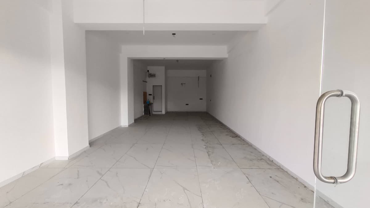 649 Sq.Ft carpet | Upper ground space for rent - Vesu Main Road, Surat. in Vesu, Surat — photo 1 of 6