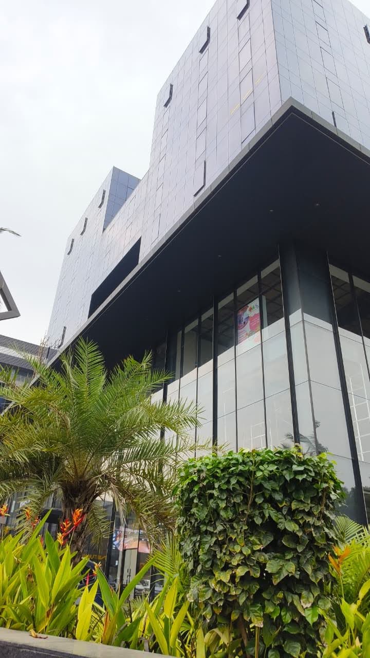 Corporate Office Space For Rent - Vesu Main Road, Surat. in Vesu, Surat — photo 1 of 3