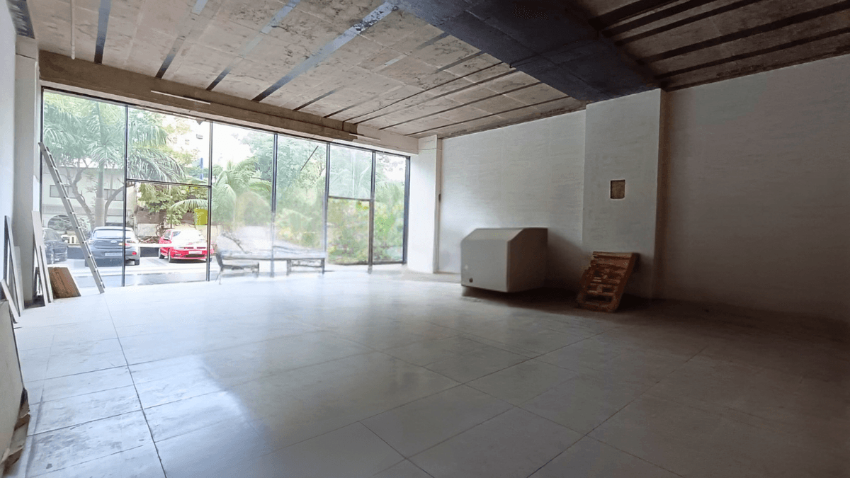 Premium Showroom Space For Rent On Vesu Main Road, Surat. in Vesu, Surat — photo 1 of 5