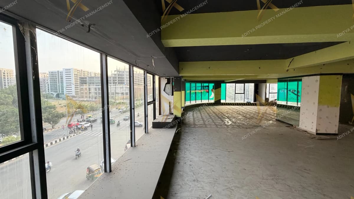1700 Sq.Ft | Commercial Space For Rent - VIP Road, Surat