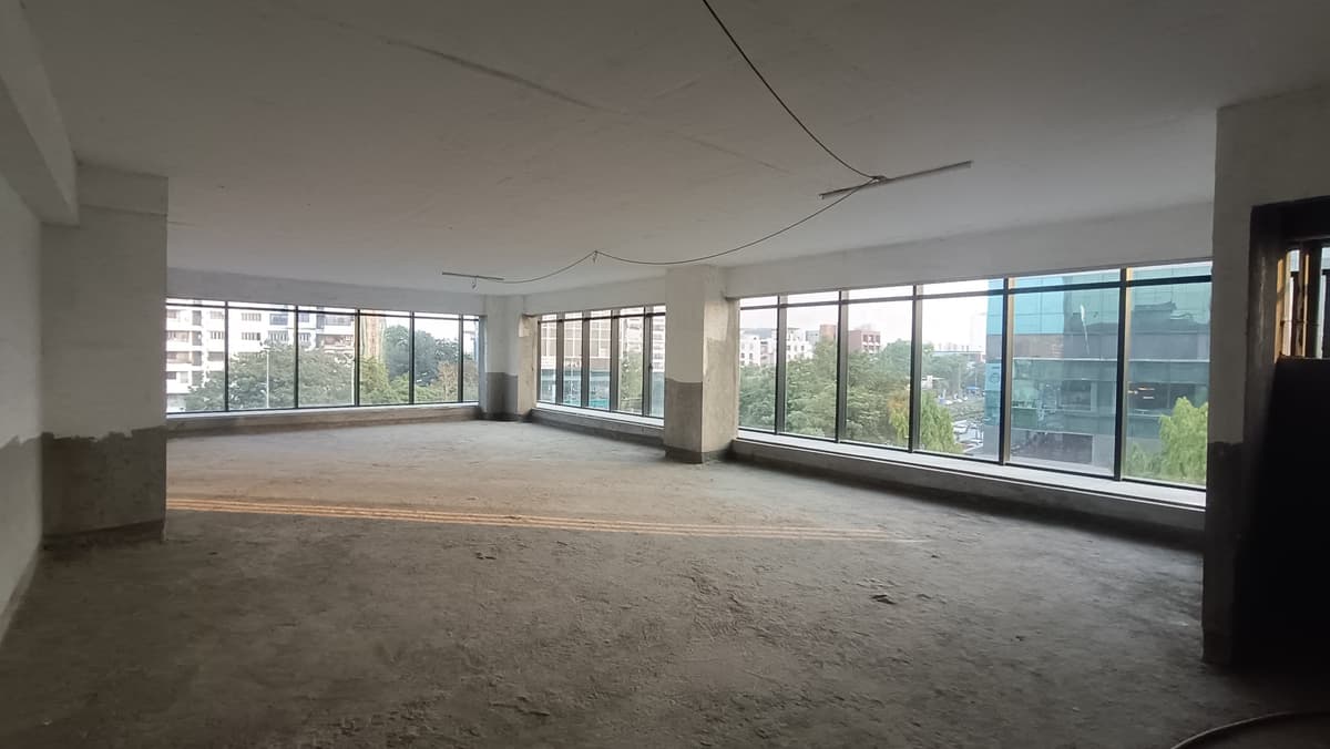 625 sq.Ft | Corporate office space for rent - Piplod Main Road, Surat. in Piplod