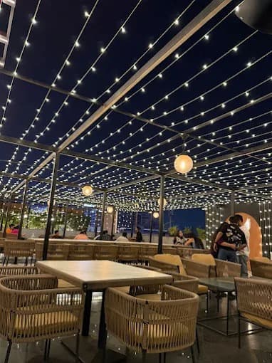 Cafe Space with Deck for Rent on VIP Road Vesu Surat in Vesu, Surat — photo 1 of 5