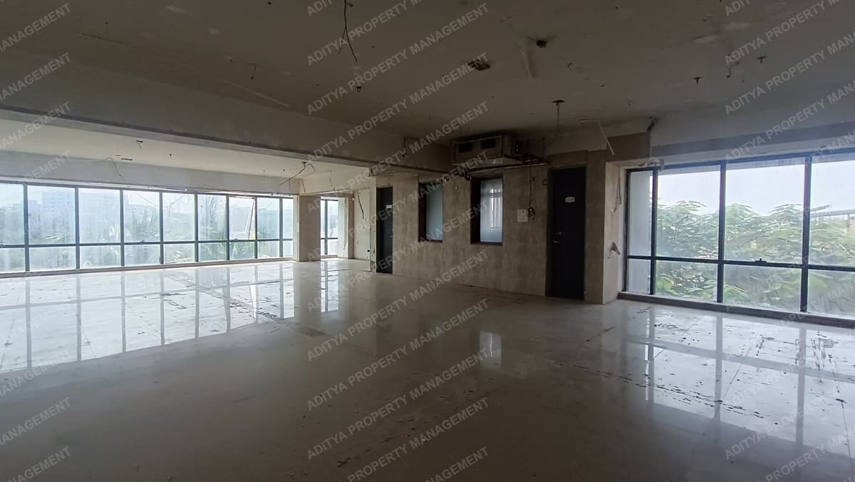 Corporate Office Space For Rent In Vesu Main Road Surat in Vesu