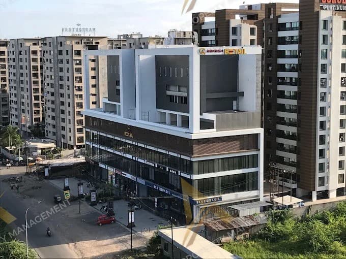 Premium Retail Space For Rent - Vesu, Surat. in Vesu