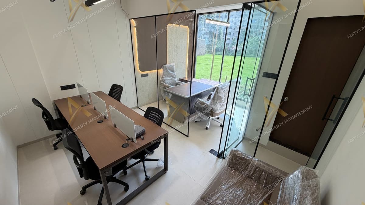 225 Sq.Ft | Luxurious Office For Rent - In Piplod, Surat
