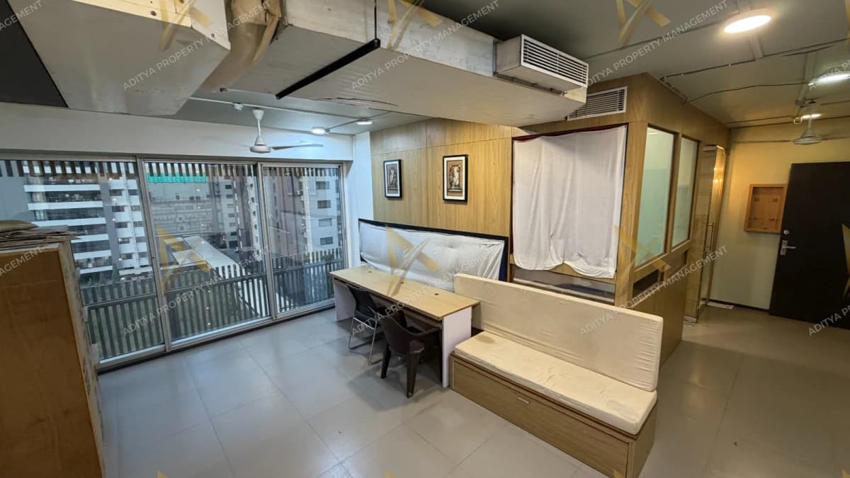 550 Sq.Ft | Corporate Office For Rent - Vesu, Surat. in Vesu, Surat — photo 1 of 6